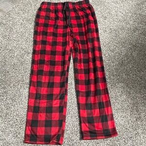 St. John’s Bay red and black plaid PJ pants with pockets M men’s